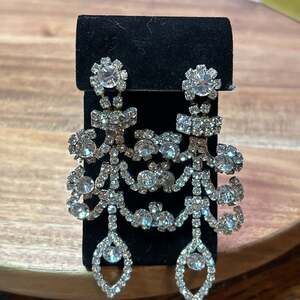 Sparkling Rhinestone Dangle Earrings - Elegant Statement Jewelry